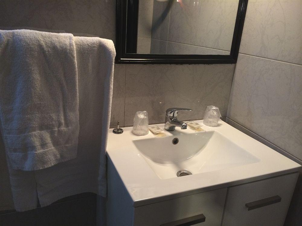 Hipotel Paris Voltaire Bastille Bagian luar foto